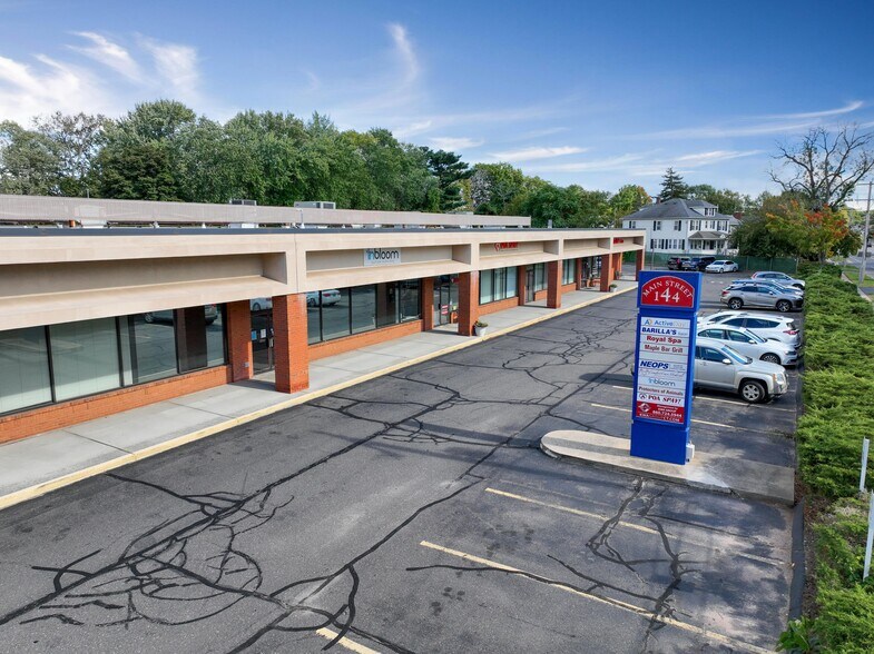 More Photos Of 144 Main St, East Hartford Storefront For Lease