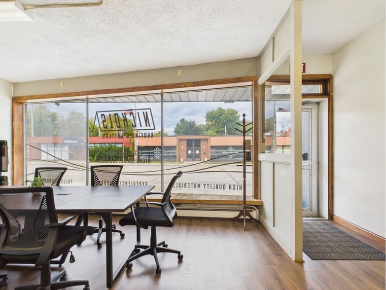 More Photos Of 415 W Wisconsin Ave, Appleton General Retail For Sale