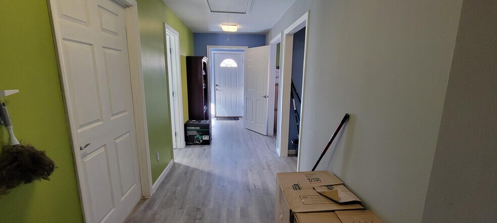 More Photos Of 5940 Lamar Ave, Mission Freestanding For Lease