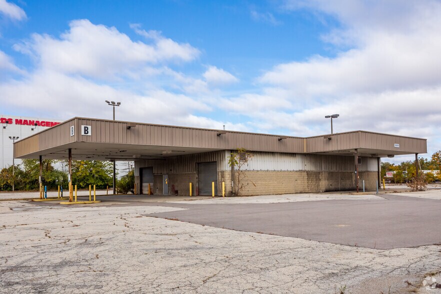 More Photos Of 3800 Mannheim Rd, Franklin Park Service Station For Lease