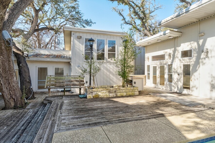 More Photos Of 121 Scott St, San Marcos Office Residential For Sale