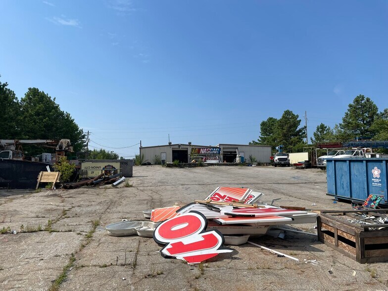 More Photos Of 295 Racetrack Rd, McDonough Flex For Sale