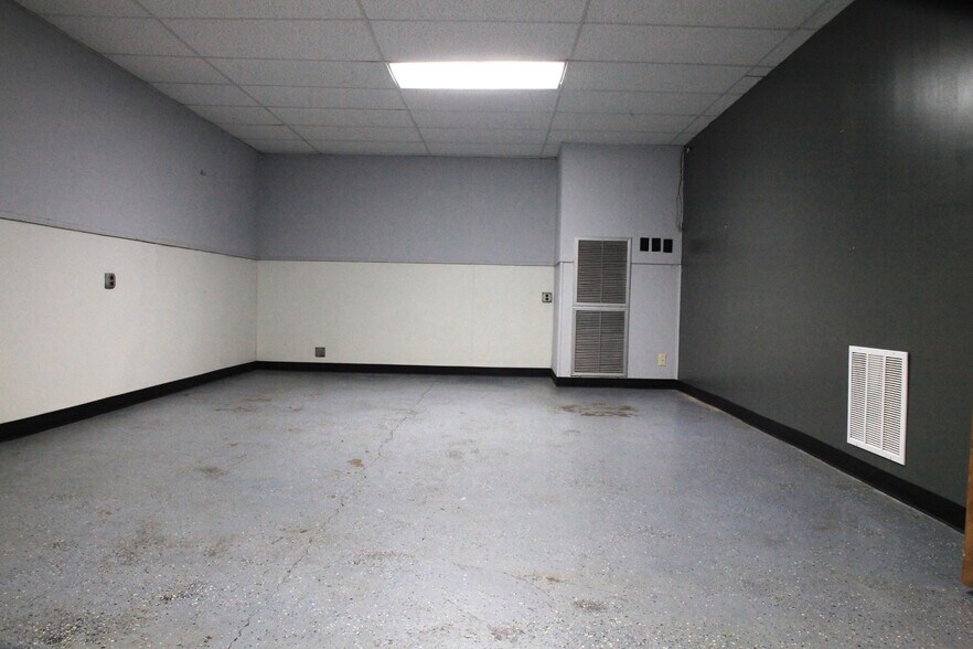 More Photos Of 509 Memorial Blvd, Murfreesboro Freestanding For Lease