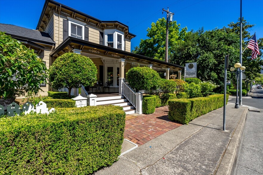 Primary Photo Of 1139 Lincoln Ave, Calistoga Hospitality For Sale