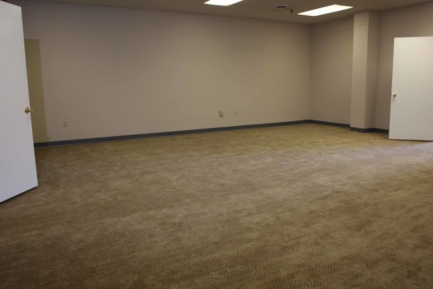 More Photos Of 201-207 N Boone St, Johnson City Office Residential For Lease