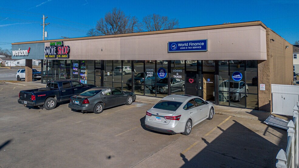 More Photos Of 1201 E 5th St, Metropolis Storefront Retail Office For Sale