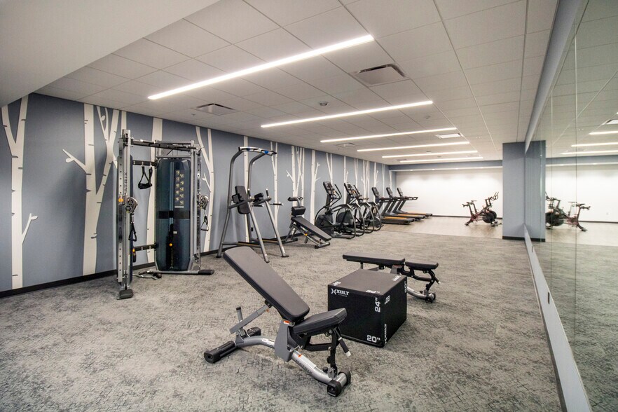 More Photos Of 1401 Discovery Pky, Milwaukee Office For Lease