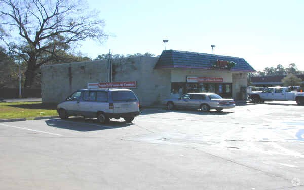 Primary Photo Of 1406 Wirt Rd, Houston Convenience Store For Sale