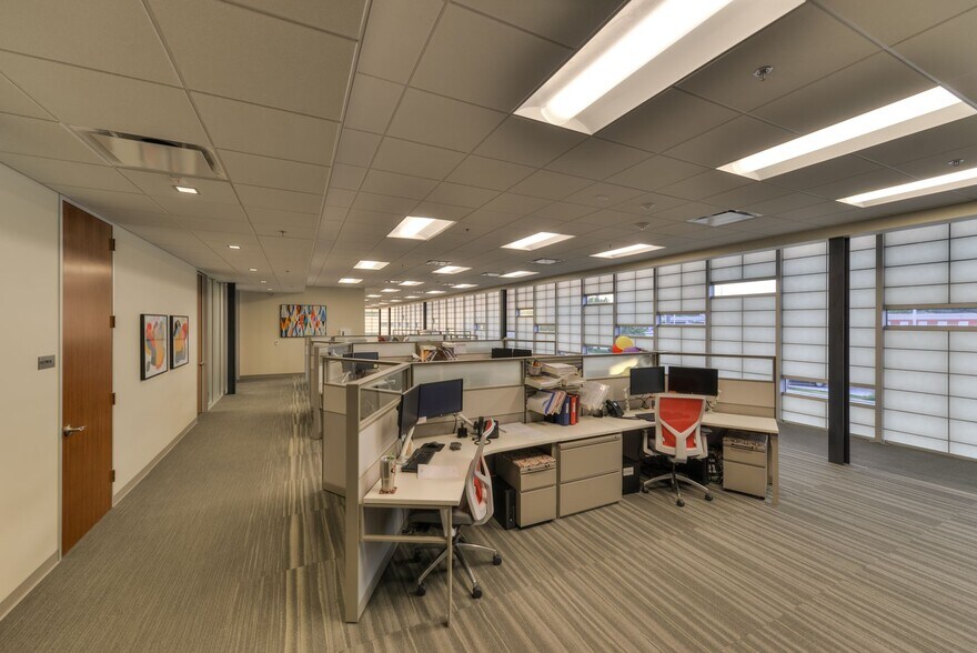 More Photos Of 4611 Centerview, San Antonio Medical For Sale