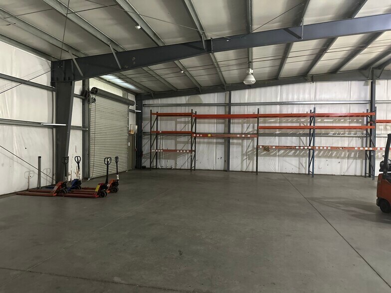More Photos Of 1817 Greenleaf Ln, Leesburg Light Distribution For Lease