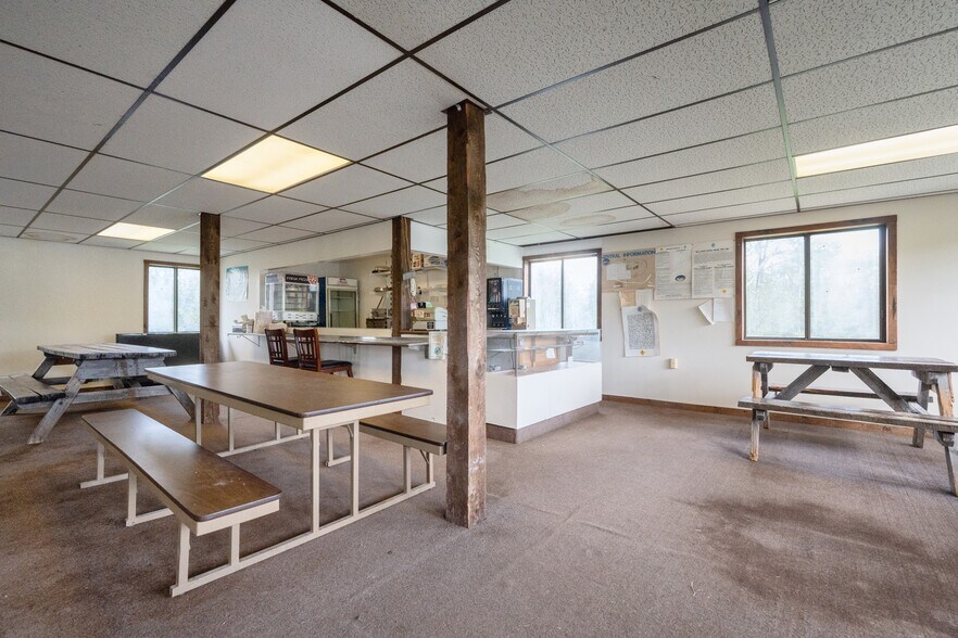 More Photos Of 167 Hill Rd, Kingston Sports And Entertainment For Sale