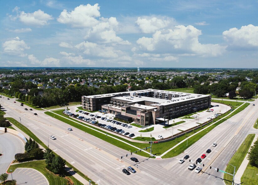 More Photos Of 950 Jordan Creek Pky, West Des Moines Apartments For Lease