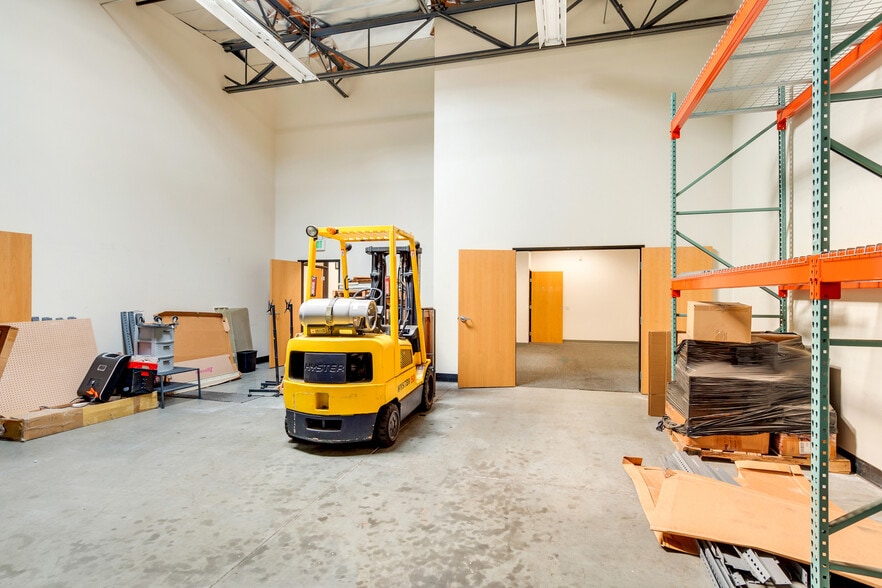 More Photos Of 339 N Berry St, Brea Light Manufacturing For Sale