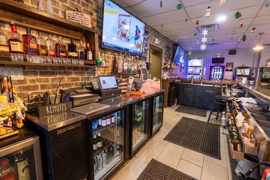 More Photos Of 7815 Ogden Ave, Lyons Restaurant For Sale