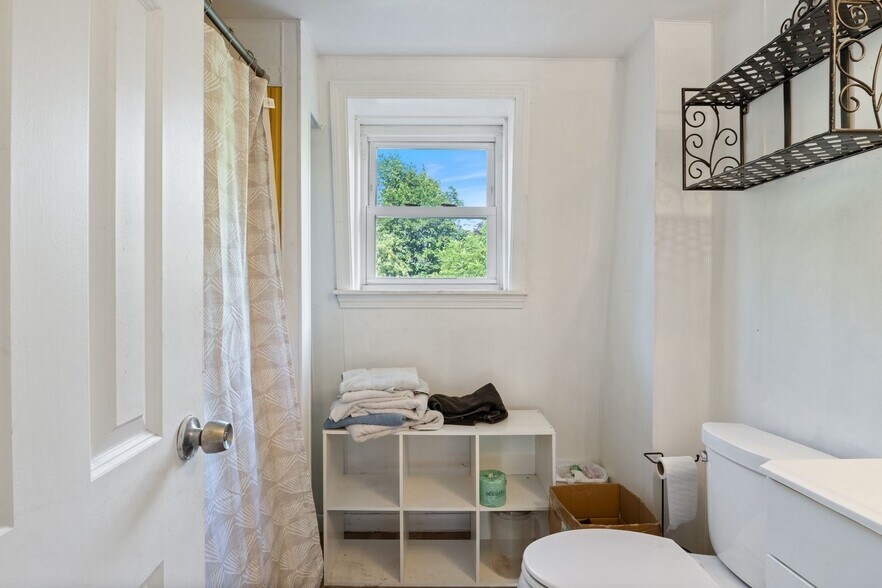 More Photos Of 140 Green St, Somersworth Apartments For Sale