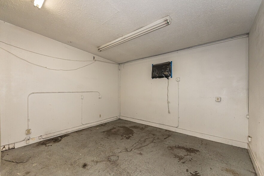 More Photos Of 4516 S St Peters Pky, Saint Charles Auto Dealership For Sale