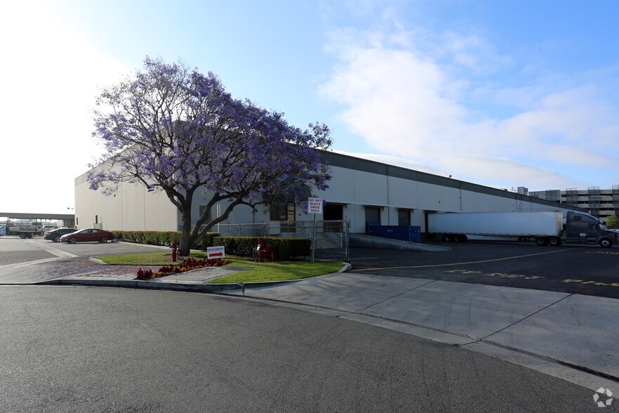 More Photos Of 1222 E Howell Ave, Anaheim Distribution For Lease