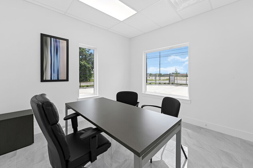More Photos Of 10751 Almeda Genoa Rd, Houston Office For Sale