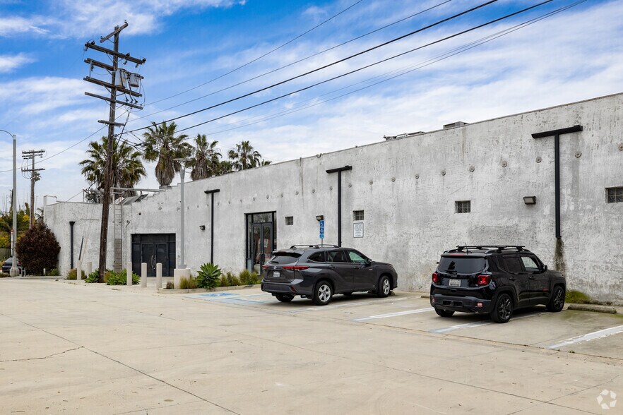 More Photos Of 910 Abbot Kinney Blvd, Venice Storefront For Sale