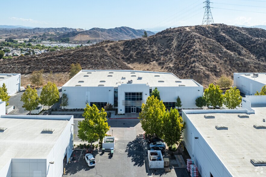 More Photos Of 28016 Industry Dr, Valencia Warehouse For Lease