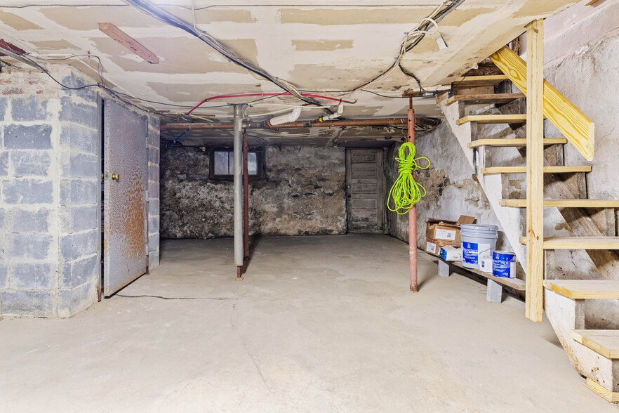 More Photos Of 8517 Lansdowne Ave, Upper Darby Township Storefront Retail Residential For Sale