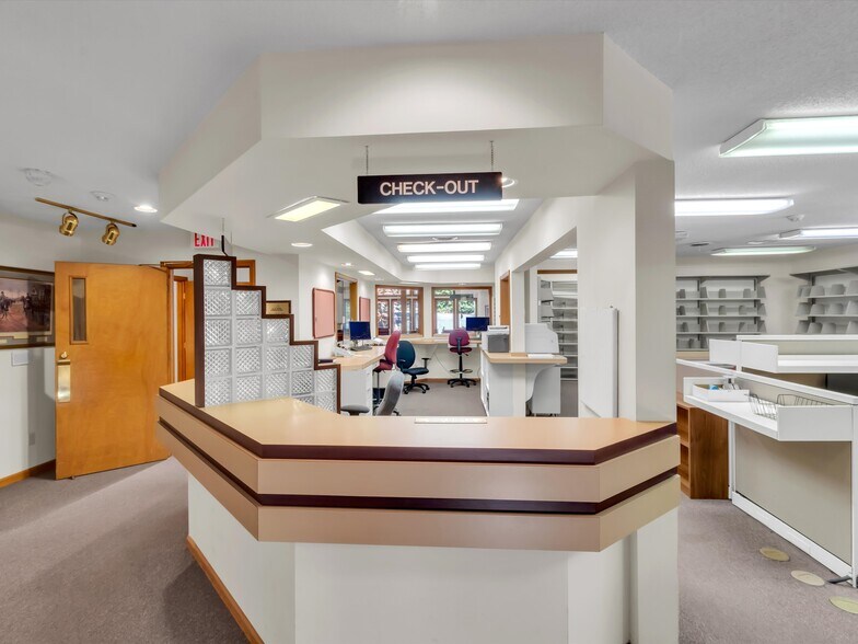 More Photos Of 540 Hospital Dr, Clyde Healthcare For Sale