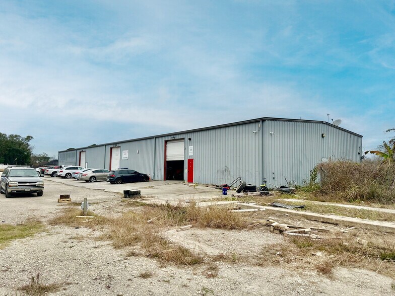 More Photos Of 9201B Tavenor Ln, Houston Warehouse For Lease