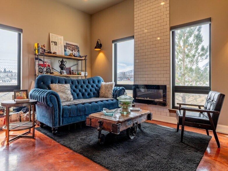 More Photos Of 528 Blackburn St, Cody Auto Repair For Sale