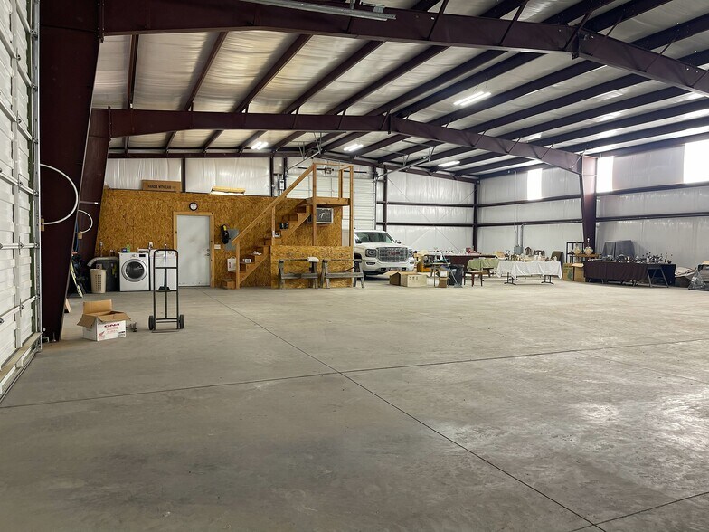 More Photos Of 825 Cannonball dr, Big Water Research And Development For Lease