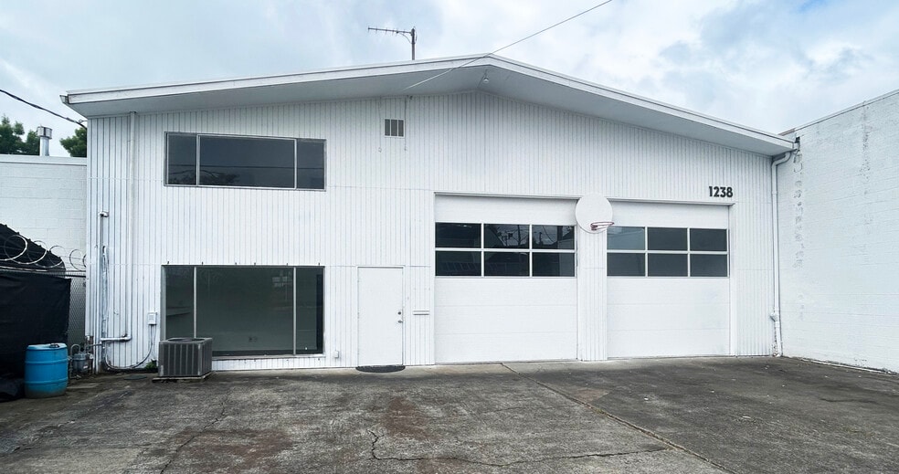 Primary Photo Of 1238 SE Gideon St, Portland Warehouse For Lease