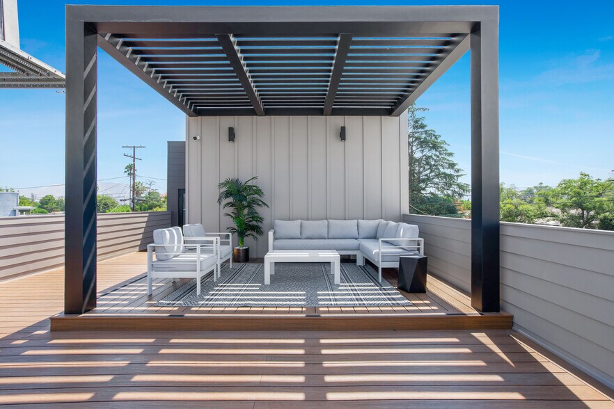 More Photos Of 10440 Burbank Blvd, North Hollywood Office For Sale
