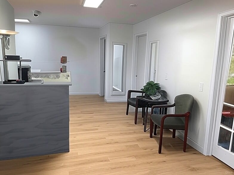 More Photos Of 103 E 42nd St, Loveland Office For Lease