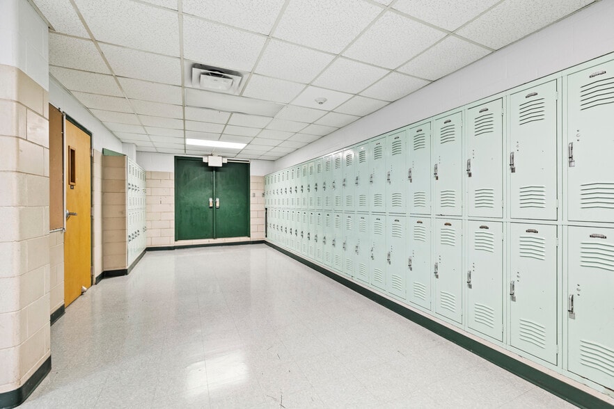 More Photos Of 500 Magrill st, Longview Loft Creative Space For Sale