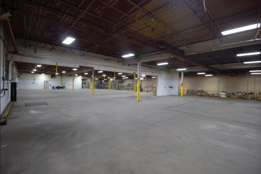 More Photos Of 2025 Brighton Henrietta Town Line Rd, Rochester Manufacturing For Lease