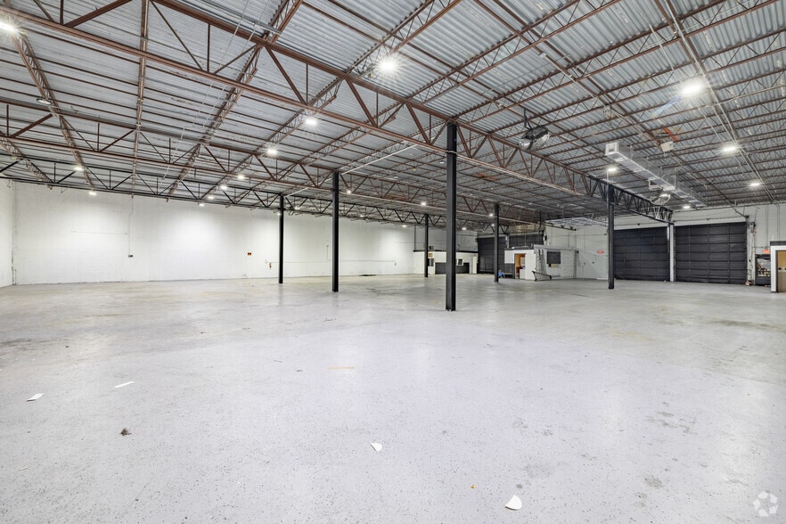 More Photos Of 4200-4250 NW 72nd Ave, Miami Warehouse For Lease