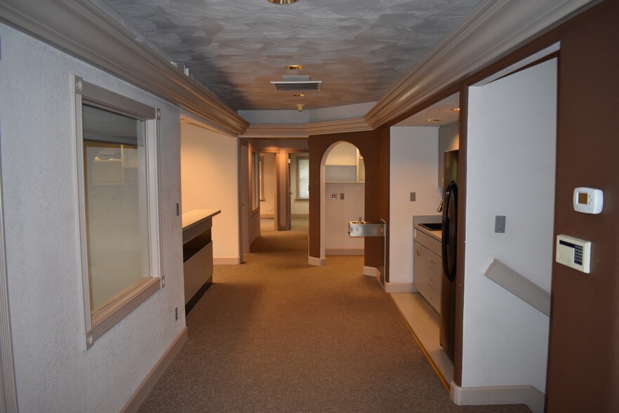 More Photos Of 431 W Plumb Ln, Reno Office For Sale