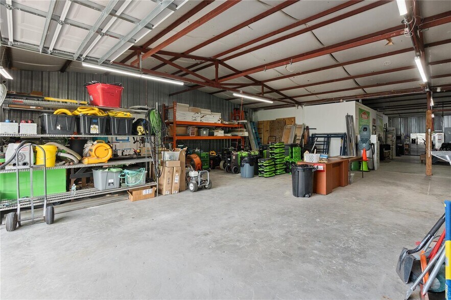 More Photos Of 15617 Old US Highway 441, Tavares Warehouse For Lease