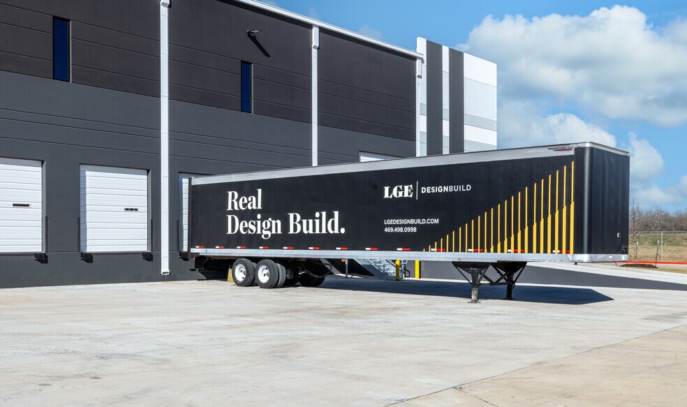 More Photos Of 4601 Dr. MLK Jr. Dr, Arlington Distribution For Lease