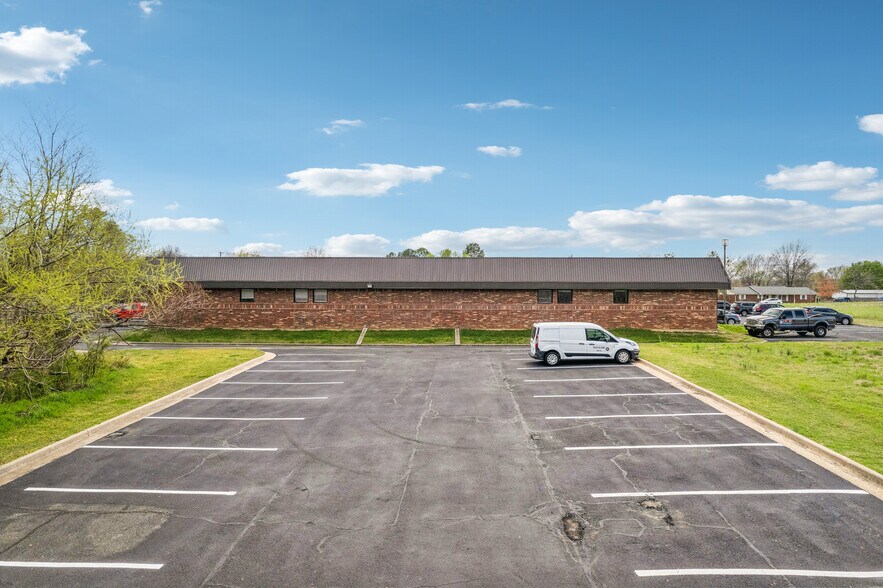 More Photos Of 2020 Holly Rd, Claremore Office For Sale