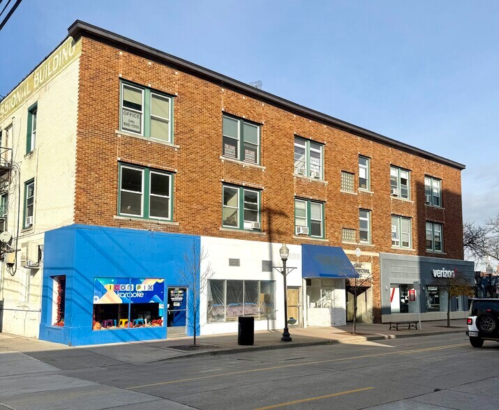 More Photos Of 104 W 4th St, Royal Oak Storefront Retail Office For Lease