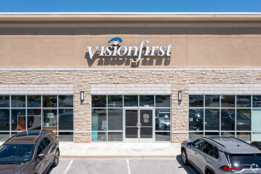 More Photos Of 12975 Shelbyville Rd, Louisville Freestanding For Lease