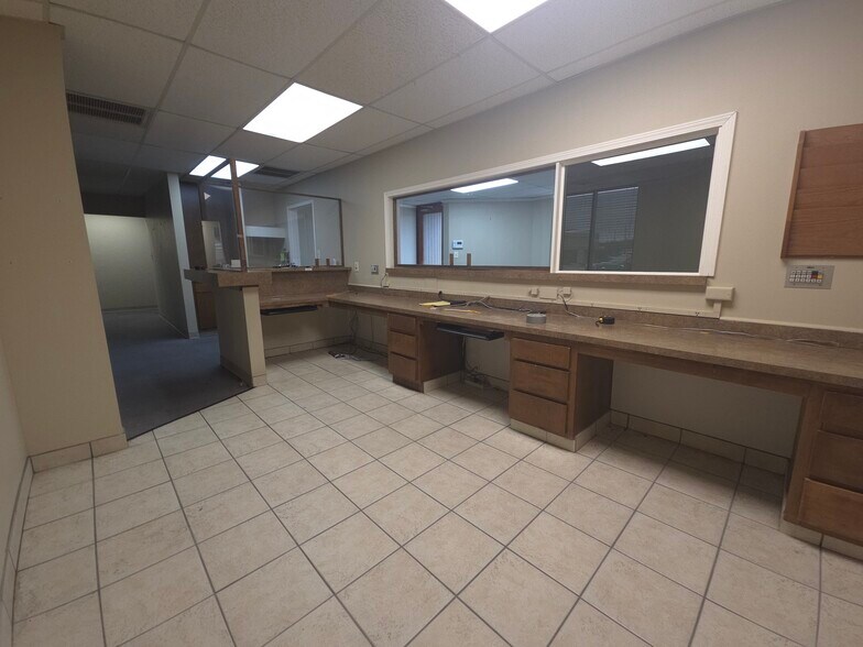 More Photos Of 3100 S Elm Pl, Broken Arrow Medical For Lease