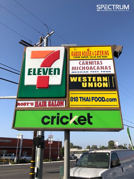 More Photos Of 18517 Victory Blvd, Reseda Storefront For Lease