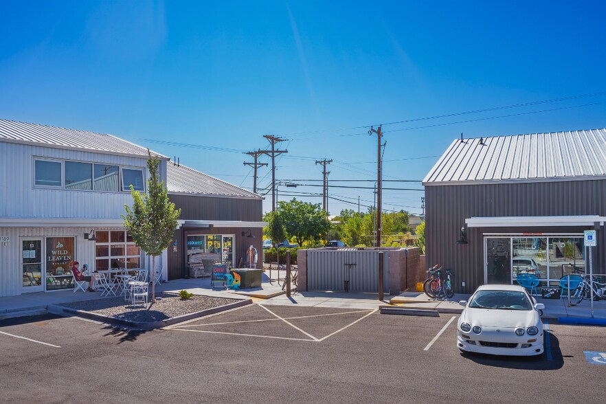 More Photos Of 1189 Parkway Dr, Santa Fe Showroom For Sale