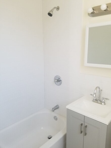 More Photos Of 87-89 City Island Ave, Bronx Apartments For Sale