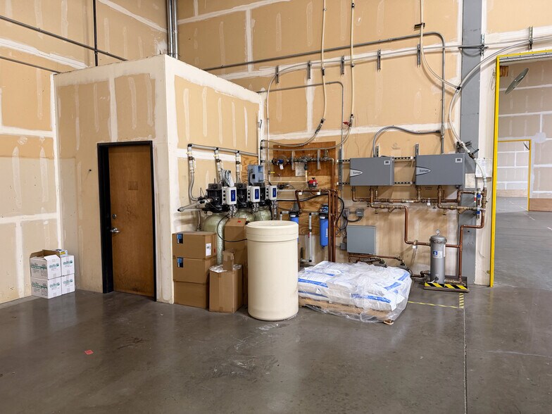 More Photos Of 10870 SW Tualatin Sherwood Rd, Tualatin Warehouse For Sale