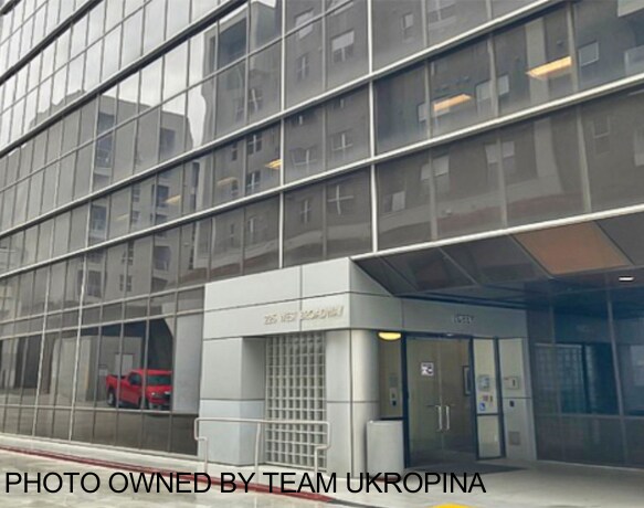 More Photos Of 225 W Broadway, Glendale Office For Sale