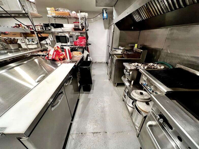 More Photos Of 307 Main St, Hollandale Restaurant For Sale