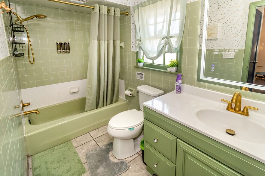 More Photos Of 903 Edgar St, Evansville Multifamily For Sale