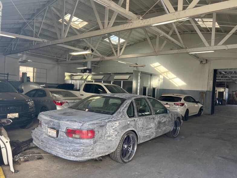 Primary Photo Of 10713 nebraska ave, Tampa Auto Repair For Lease